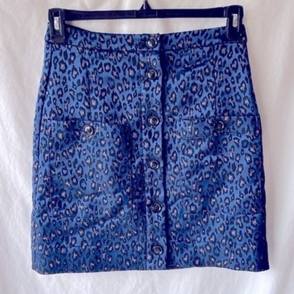 Banana Republic Women Sz 2 Royal Blue Satin Button Down Leopard Print Mini Skirt - Picture 1 of 3